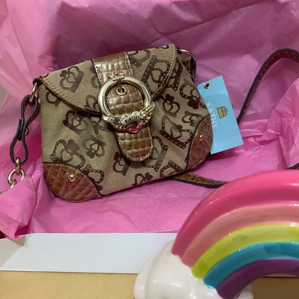 NWT Kathy Van Zeeland Crown crossbody w/strap